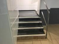 Handrails do not extend horizontally beyond the rst and last steps. The lighting levels at the step(s) are good. 1 2 Other Floors Stairs Stairs can be used to access other oors.