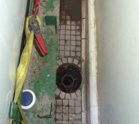 The workgangs on board immediately take action and were able to repair this pipes before the inspection was finished.