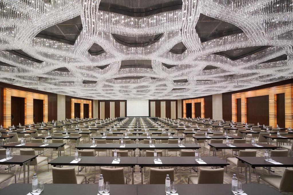 GRAND SALON 620 square metres of pillar-less event space with clear ceiling height of 4.