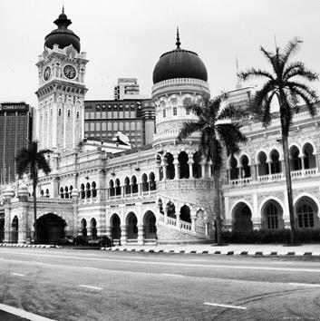 HISTORY OF THIS CITY The heart of Kuala Lumpur Location & History Few decades ago, Kuala Lumpur was a tin-mining settlement spanning the Klang River and Gombak River or previously known as Muddy