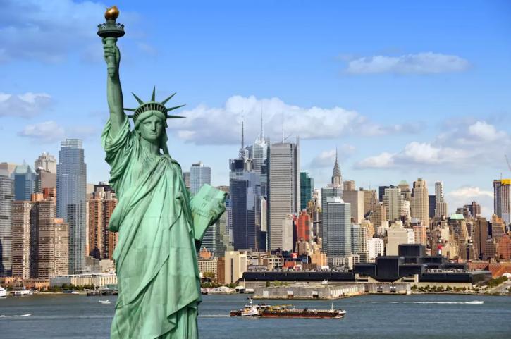 New York Art Experience Where: New York When: 14 Days April or September 2019 Cost: $6900 Minimum numbers: 20 Prerequisites: Experience the thrill and excitement of New York on this performing arts