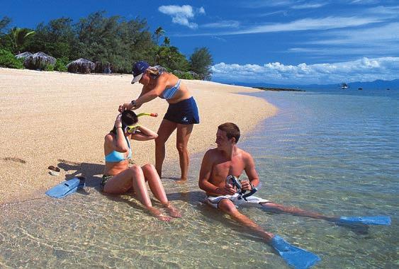 INSTRUCTION & GUIDED SNORKEL TOUR Sailaway