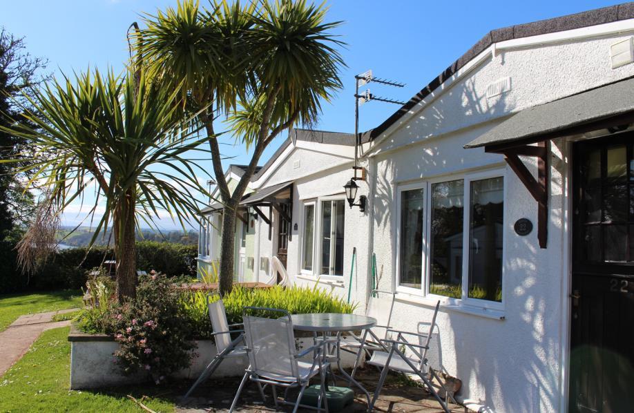 LITTLE GREENWAY 22 GALMPTON PARK HOLIDAY BUNGALOWS Free WiFi. Friday changeover (flexible from October to April).