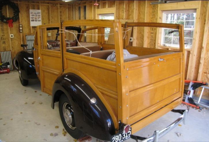 RESTORATION ROUNDUP A Roof Party by Jim LaBaugh Each restoration of one of our beloved Flathead V-8 Fords is a 3-dimensional jigsaw puzzle in glass, steel, and, in some cases, wood.