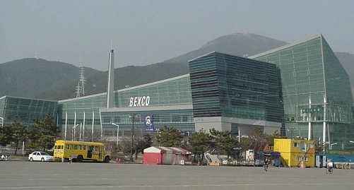 The airport in Busan is called Gimhae (PUS). The airport is located west of the city with a distance of approx. 20 km to the BEXCO exhibition center as well as to the official hotels.