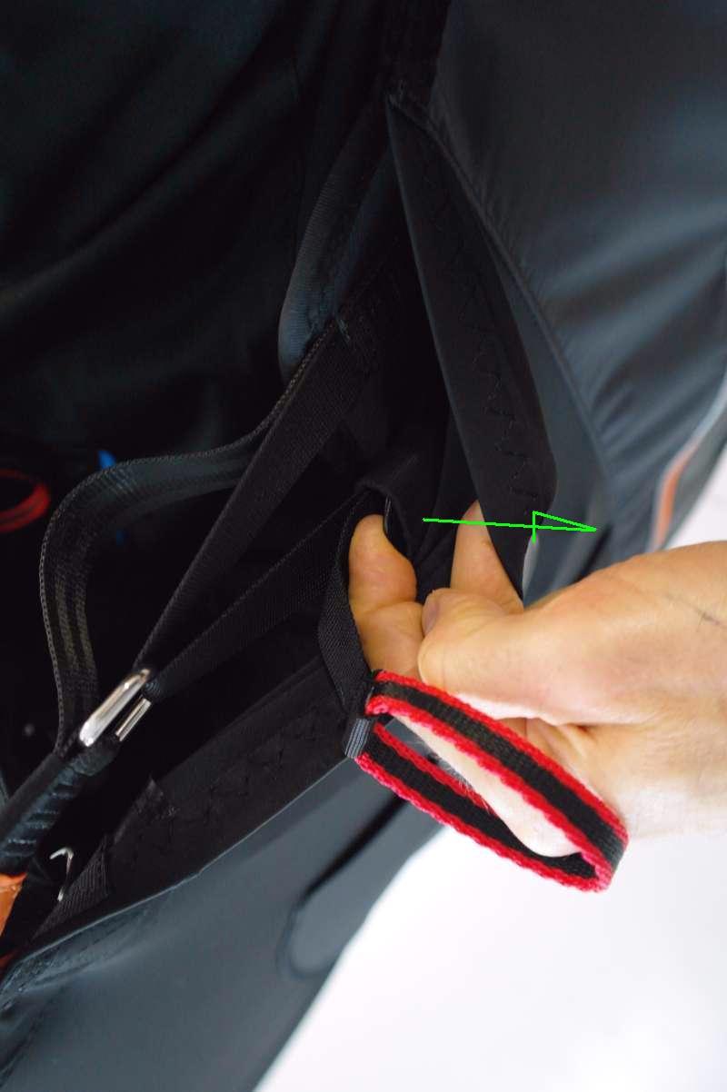 In the Jazz harness both leg straps are connected to the chest strap, significantly reducing risk of launching without leg straps closed.