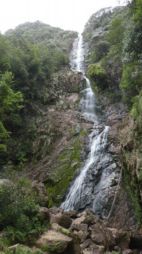 We discovered that quite a few had come on a 4WD road to just by the falls which