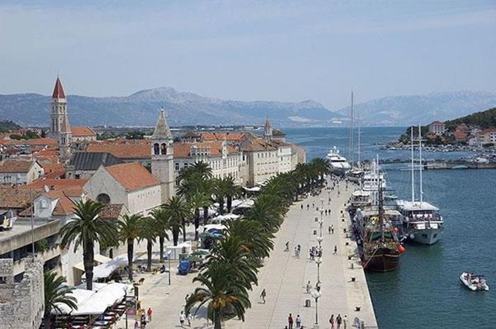 Day 7, Friday: Island of Hvar Marina Seget Donji (Trogir) (25 NM) Trogir: In Trogir, a member of the UNESCO s World Heritage list, you will experience a mix of local traditions and tourist