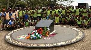 MEET THE TEAM THE KOKODA GUIDES, THE GREEN MASIN (MACHINE) All of the guides that walk with our groups come from areas in which we trek/ tour in.