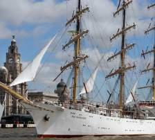 00 H 17:00 (Liverpool) The International Mersey River Festival is a celebration of Liverpool s wonderful and historic water front in a completely free three-day extravaganza of family fun, amazing