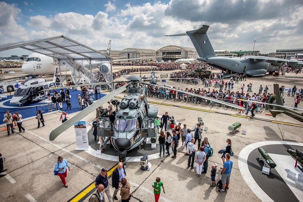 HISTORY OF PARIS AIR SHOW News / Events / Festivals The Paris Air Show, held at Le Bourget airport, is the world s oldest and largest aerospace exhibition. How did it all start?