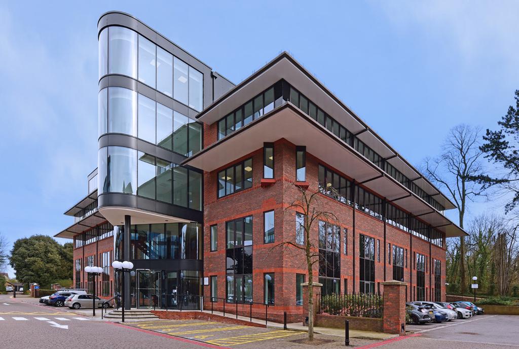 London Square comprises a prestigious campus of three headquarters office buildings set around an attractive square with lawned areas and a wooded margin.