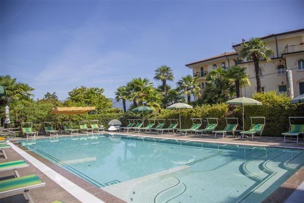 net The Hotel della Torre is located close to the lake shore a little outside Stresa town.