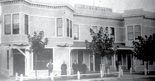 The current building was constructed around 1925 to replace a nearby building that housed the courthouse, fire hall and