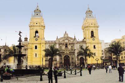 DISCOVER PERU # 2 7 Days / 6 Nights Lima, Cusco, Machu Picchu, Pisac Indian Market and Ollantaytambo Fortress Day-by-Day Itinerary Day 1 Sunday - Lima - Arrival Arrival in Lima, the "City of Kings"