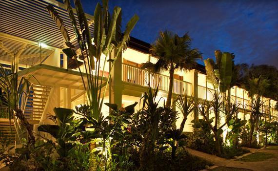 HOTEL INVESTMENT & MANAGEMENT AMARA SANCTUARY RESORT, SENTOSA First boutique resort with 121 beautifully designed guest