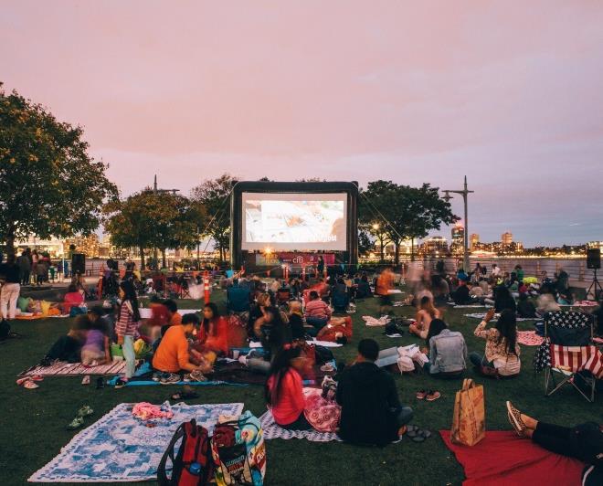Park Family Events Like an urban drive-in, RiverFlicks Family Fridays brings the nostalgia of the outdoor movie setting back to New York City.
