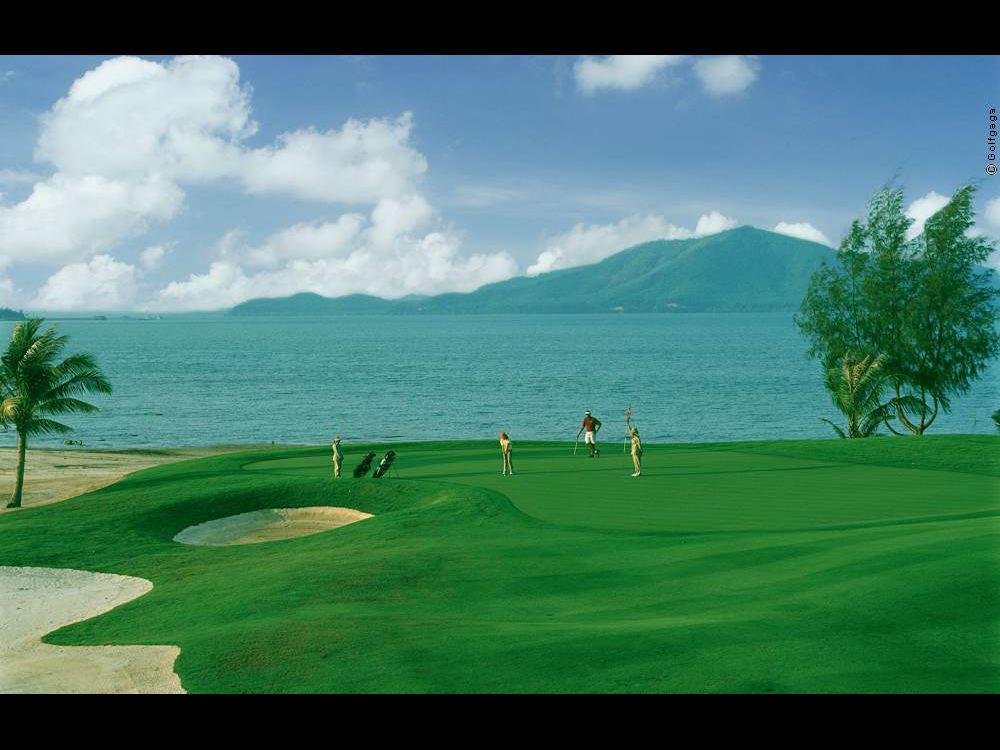 Townville s year round good climate will make the costal golf course idyllic and world famous.