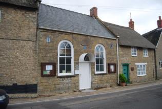 BURTON BRADSTOCK PARISH COUNCIL Chairman: Cllr M Evans Clerk: Mrs M Harding Minutes of the Annual Parish Council meeting held on 4 th July 2018 At 7.