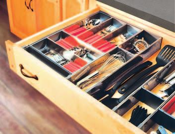 Tool-free installation Real Solutions divider sets for TANDEM drawers are easily installed without tools.