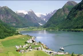 Audio guide system included Tour facts: Season: All year Duration: 1,5 hours Departure from: Flåm Departure time: Several daily departures Price: NOK 295 /adult Fjord Cruise Fjærlandsfjord Enjoy a
