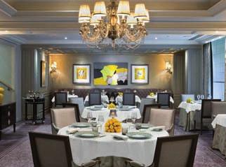 Shang Palace, also a Michelin-starred restaurant, is home to authentic Cantonese cuisine. La Bauhinia, an airy and luminous restaurant, features French and Southeast Asian cuisine.