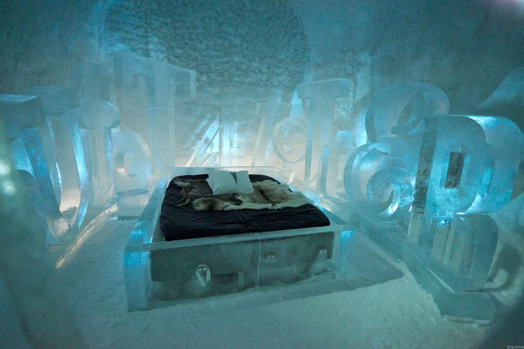 ACCOMMODATION KIRUNA ICEHOTEL Staying at the world famous and iconic Icehotel in Swedish Lapland is truly a memorable experience.