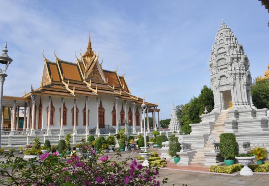 The pagoda was formerly known as Wat Uborsoth Rotannaram because