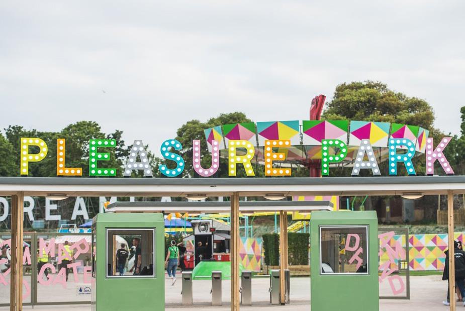 OUR COASTAL REGENERATION PROJECTS DREAMLAND, MARGATE CLICK FOR MORE DETAIL HemingwayDesign were appointed by The Dreamland Trust in 2011 to develop a vision, create a brand, tone of voice, and lead