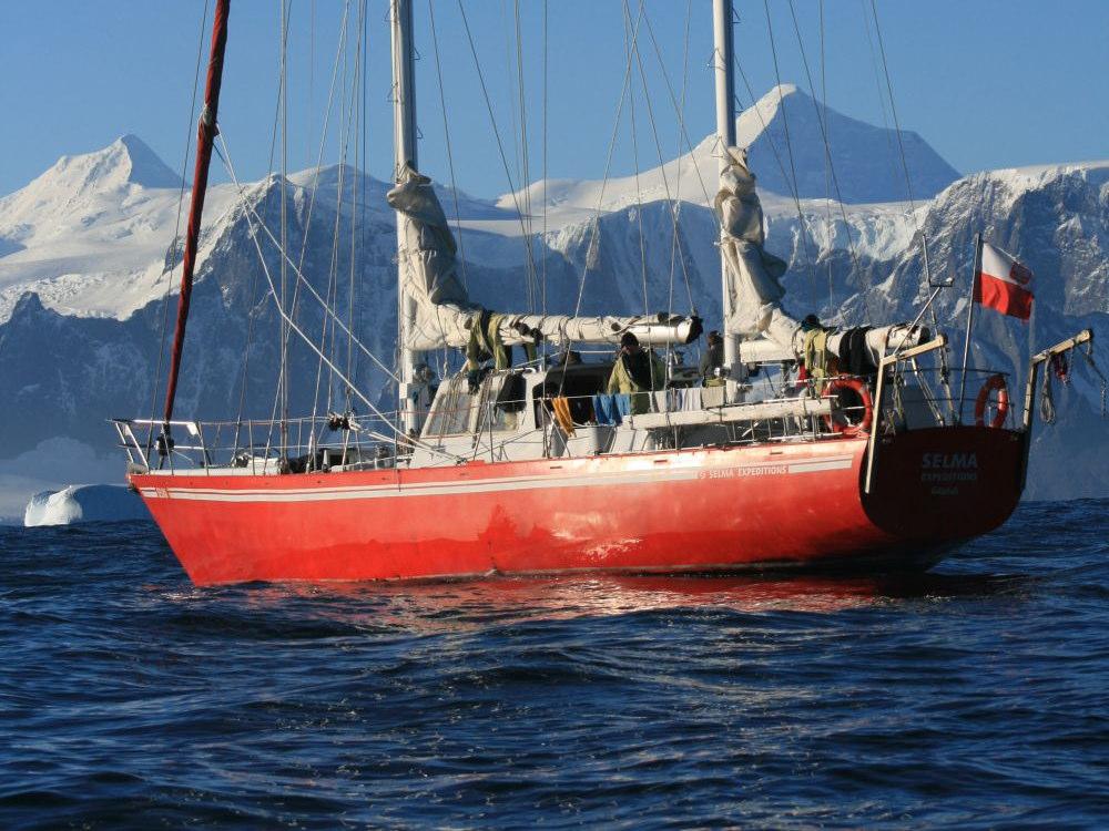 In 2000 he took part in the record breaking Atlantic Crossing on the maxi boat "Lodka Bols". For years he has been sailing in the polar regions.