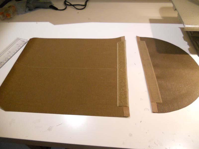 14 av 50 09.09.2015 11:37 Tack the frame sheet pocket in place using fabric glue.