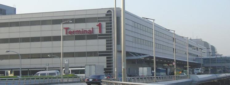1964 (April) Separate domestic arrival terminal building completed in time with the Tokyo Olympic Games. (October) Duty-free sales operations commenced.