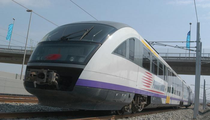 Port takes 80-90 minutes with one line change. D. By Suburban Railway TrainOSE (direct train service) The Suburban Railway, or Proastiakos connects Athens Airport with the port of Piraeus.
