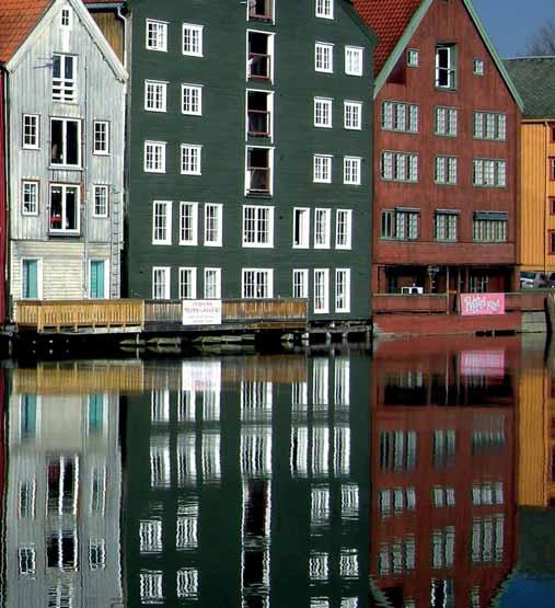 DAY 3 KRISTIANSUND RØRVIK Northbound Rørvik Discover the charming houses in Trondheim Islets, reefs and coastal landscapes Back on board, we pass the small island of Munkholm and its fortress, as we