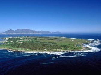 Begin your adventure in the shadow of Table Mountain as you explore the stunning scenery and rich history of Cape Town.