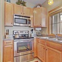 Town Home -- Private Laundry in Room -- 2 Full