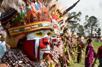 3 nights Goroka, or 3 nights Goroka and 1 night Port Moresby, semi-escorted small group tour for independent travellers.