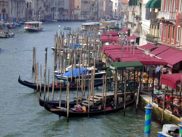 6. A Watery Grave: Venice - Italy One of the most picturesque and romantic cities in all of Italy, Venice is typically a photographer's dream.