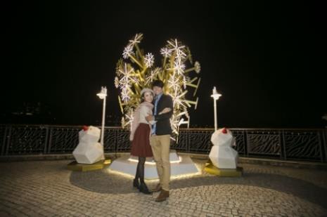 dazzling, Illuminated Christmas Tree lights up the