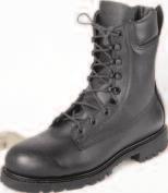 This 8 boot is equipped with a Cambrelle liner that fights mold and mildew. In addition, this popular boot features a Goodyear welt, a Vibram Olympia outdoor lug sole, and a 1.