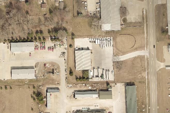X X X X X X X X X X X 26' 6' 18' EX CONCRETE SIDEWALK MB Y X 50' BUILDING SETBACK LINE Aerial & Concept Plan NORTH LOT: 15,500 SF BUILDING: 8,000 SF SOUTH LOT: 20,000 SF PRELIMINARY: NOT FOR