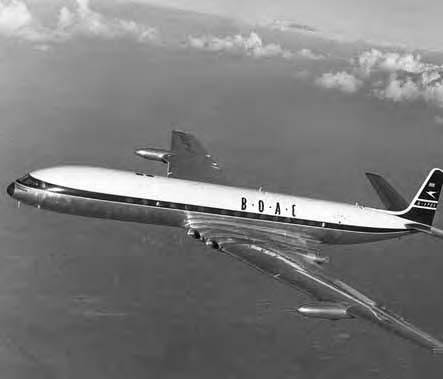 The First Commercial Airplanes The first commercial airplanes were called Comets.