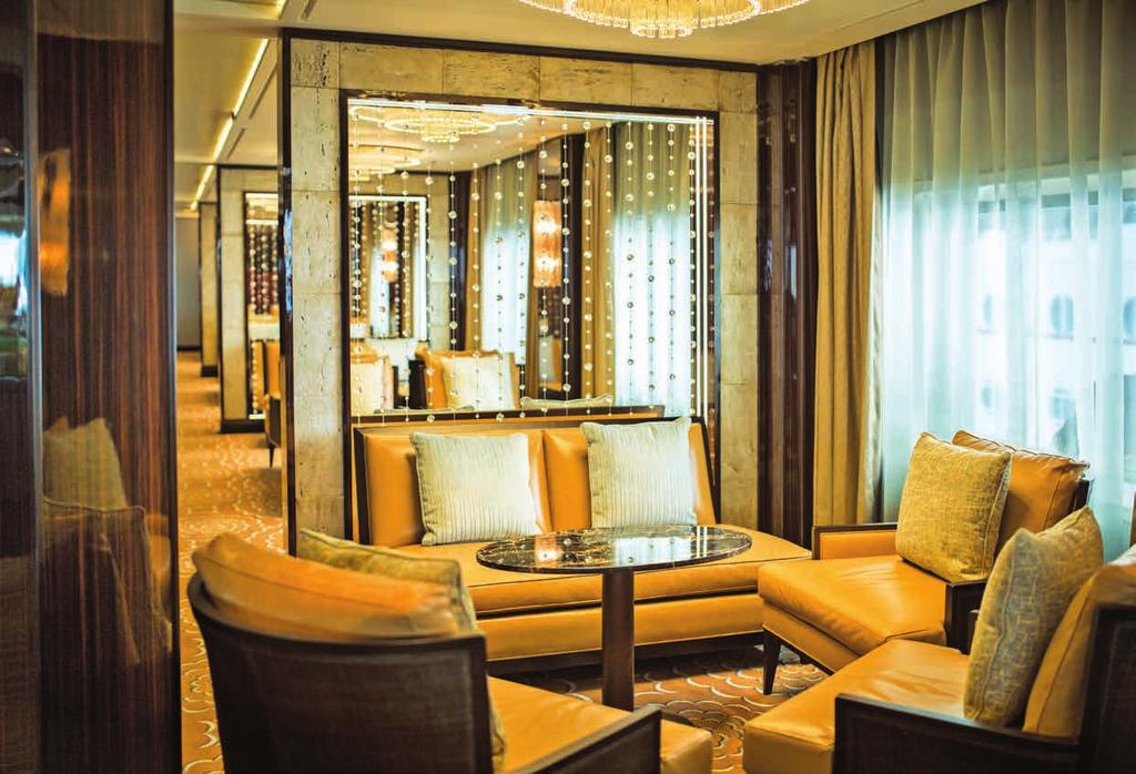 horizon lounge seven seas voyager CONCIERGE Suite CATEGORY d-e 131 Suites 356 sq. ft.
