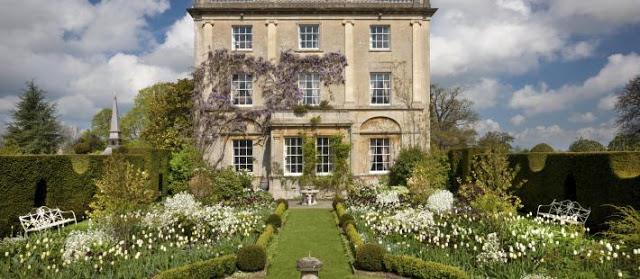 Highgrove House was built in 1798.It was get by the Duchy of Cornwall in 1980 and has since become the country residence of Prince Charles and Princess Diana.