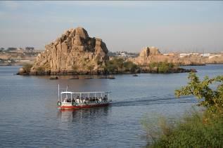 visit the Aswan Dam and its