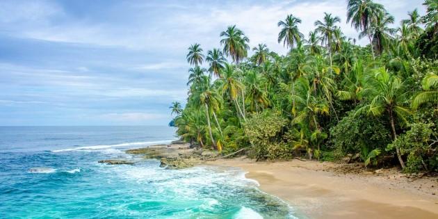 04 November 2018 Departs from Puerto Limon DAY 1 Home of the pura vida lifestyle Location: Puerto Limon Puerto Limón in Costa Rica is a compelling destination for adventurous explorers, and where