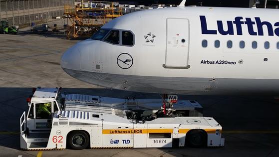 airplanes: A330 to A380 B767 to B747 Subsystems communality