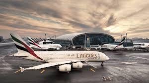 Dubai Interna5onal Airport/World Central Main carrier: Emirates Interna5onal Hub Regional Development