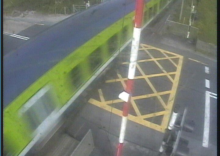 raised barriers of Ballymurray level crossing, which is an Automatic Half Barriers (AHB) type level crossing.
