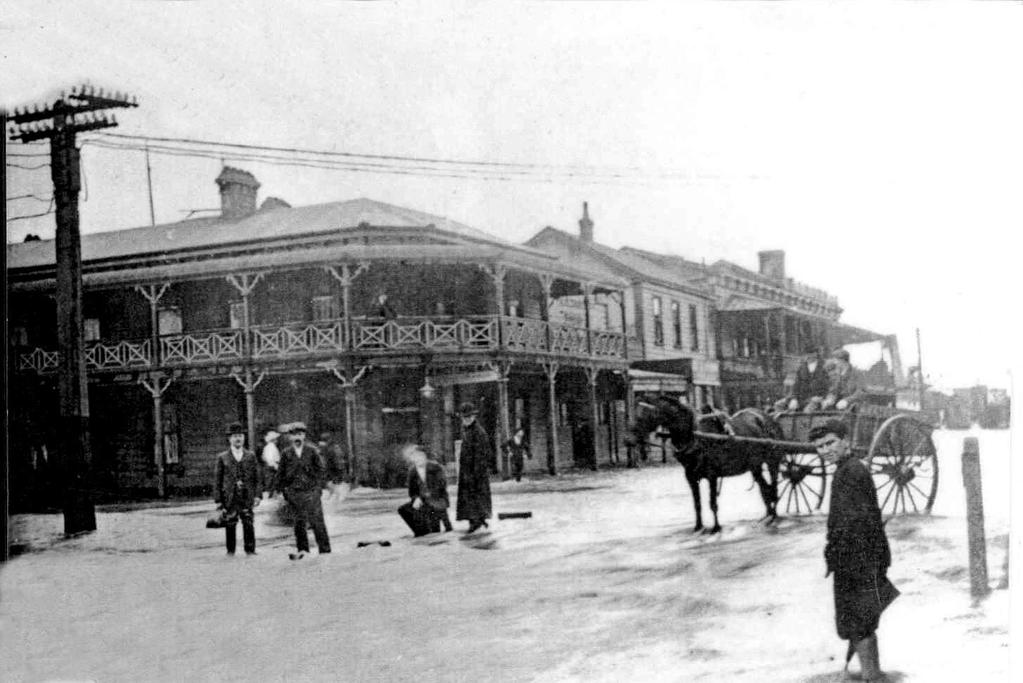 10 1905 Premier Flood Gilmer Hotel